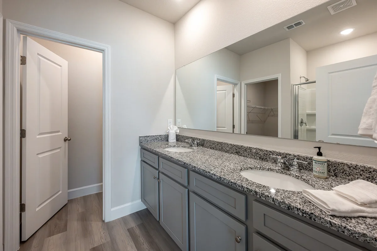 Athens Wildwood Landing 3 bedroom 2 bathroom rental Wildwood, FL